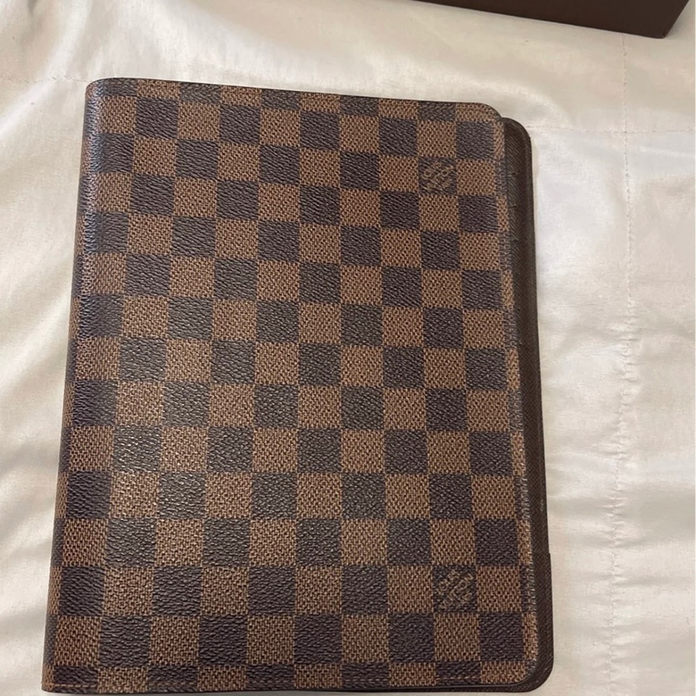 Louis Vuitton DE desk agenda
